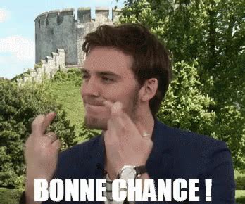 BONNE CHANCE ! GIF - BonneChance FingersCrossed - Discover & Share GIFs