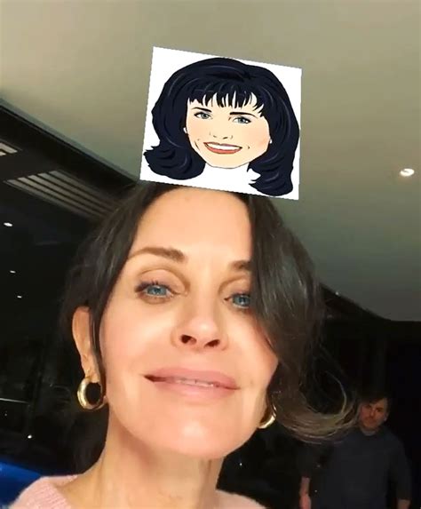 Courteney Cox Gets Herself in Friends Instagram Filter | PEOPLE.com