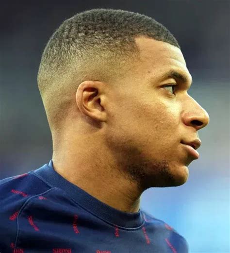 45 Coolest Soccer Player Haircuts | Soccer players haircuts, Soccer ...