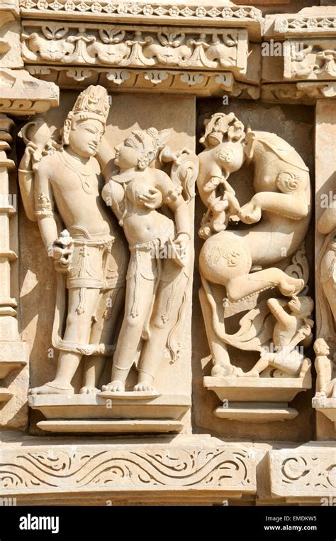 Detail of artwork at the Khajuraho temple on India Stock Photo - Alamy