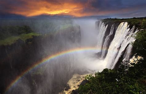 See Stunning 360-Degree Views of Spectacular Victoria Falls (Video ...