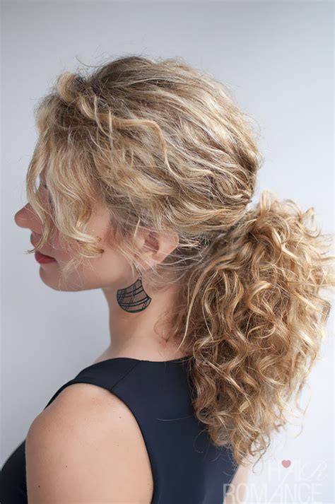 Curly hairstyle tutorial: The Curly Ponytail - Hair Romance