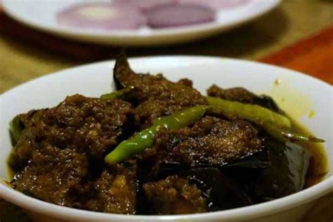 Goalondo Fowl Curry - Pritha Sen reviving a lost cuisine