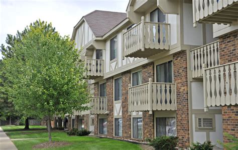 Fox Pointe Apartments Apartments - East Moline, IL | Apartments.com