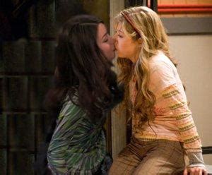 Image - Cam Kiss.jpg | iCarly Wiki | Fandom powered by Wikia