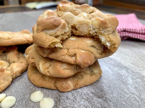 White Chocolate Chip Macadamia Nut Cookies Recipe Ghirardelli | Deporecipe.co