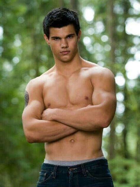 Taylor Lautner | Taylor lautner, Jacob black twilight, Taylor lautner shirtless