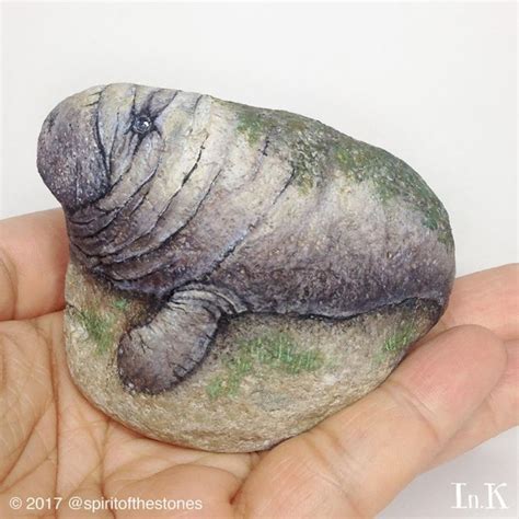 Artist Uses Stones as Canvas for Painting Adorable Animals - PlayJunkie