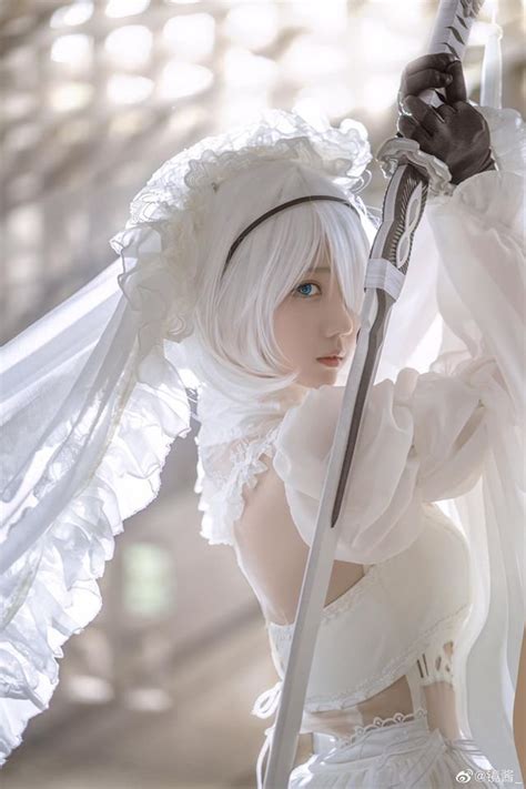 2B In White Cosplay In Nier: Automata