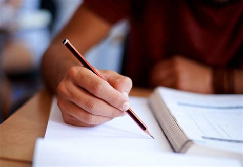 Take Notes by Hand for Better Long-Term Comprehension – Association for Psychological Science – APS