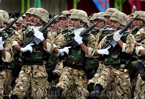 Alfred Yaghobzadeh Photography | Iranian troops parade outside the ...