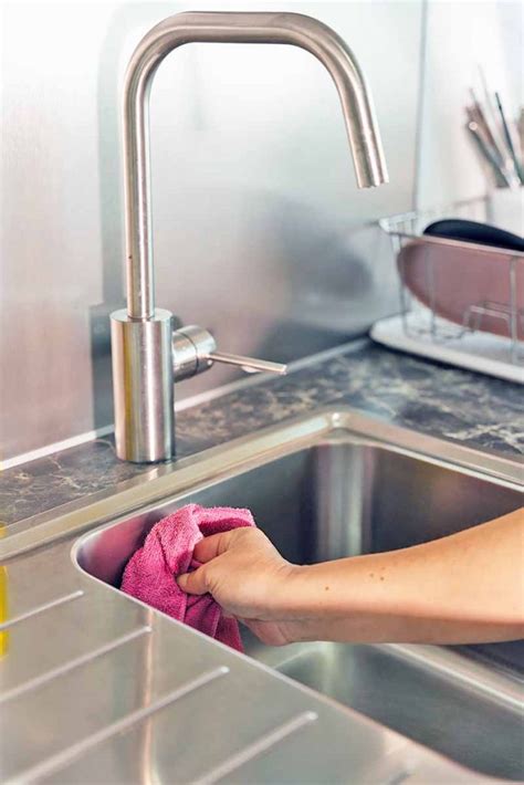 7 Stainless Steel Cleaning Tips | Foodal