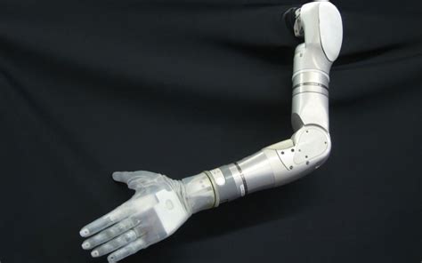 Prosthetic hand restores a man's sense of touch | Engadget