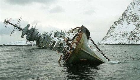 Salvage of Wrecked Russian Battle Cruiser Murmansk | Urban Ghosts