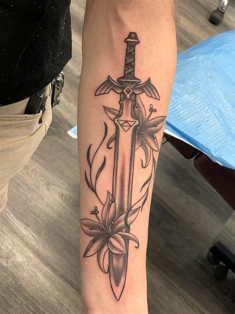 I finally got the Master Sword tattoo that I’ve wanted for years!! : r ...