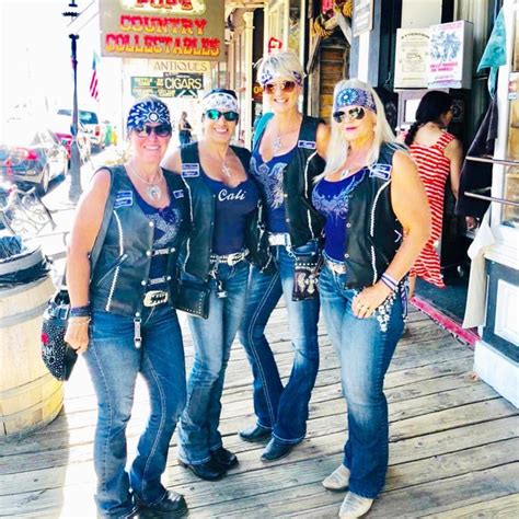 A beautiful group of women who all ride 💜🏍🇦🇺@headturnersrc #bikergirls ...