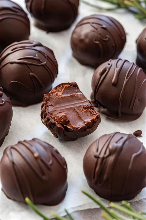 2 Ingredient Dark Chocolate Truffles Recipe - Happy Foods Tube