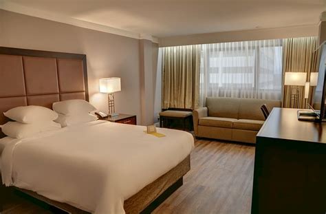 CROWNE PLAZA KNOXVILLE DOWNTOWN UNIVERSITY, AN IHG HOTEL $118 ($̶1̶5̶9̶) - Updated 2022 Prices ...