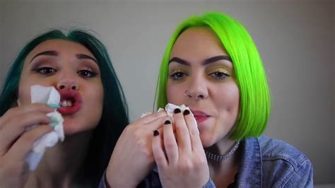 GIRLS Chapstick KISSING Challenge - YouTube