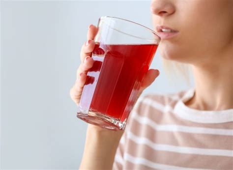 What Happens To Your Body When You Drink Pomegranate Juice — Eat This ...