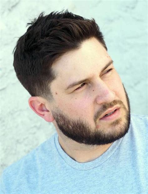 20+ Selected Haircuts for Guys With Round Faces