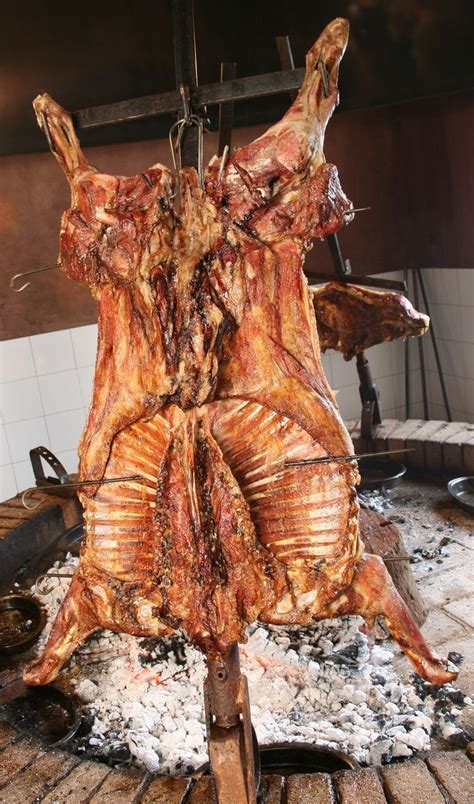 Asado | Argentina www.5-stars-of-ar... - #Argentina #asado #www5starsofar | Roasted hog, Mexican ...