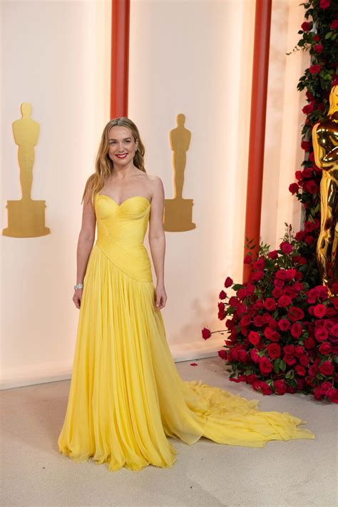 Kerry Condon at the champagne carpet of the Oscar Awards 2023, Full Size - Photos at Movie'n'co