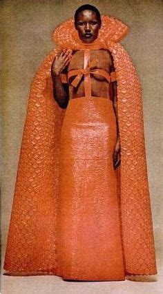 1974 / Grace Jones / Courrèges Moda Fashion, 70s Fashion, Fashion History, Fashion Art, High ...