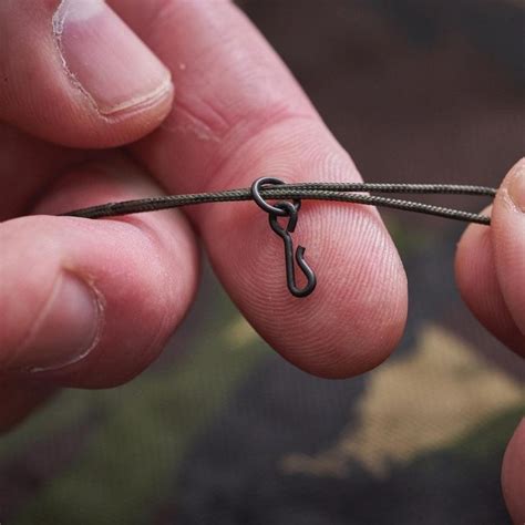 The Quick-Change Looped Leadcore Leader Set-Up - Articles - CARPology Magazine | Carp rigs ...