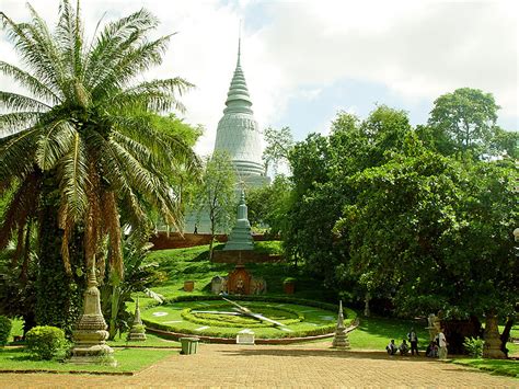 36 Hours in Phnom Penh - Bobo and ChiChi