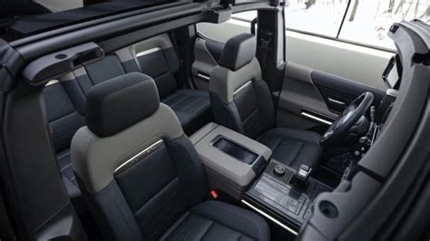 GMC Hummer EV Unveiled With Over 483 KM Driving Range