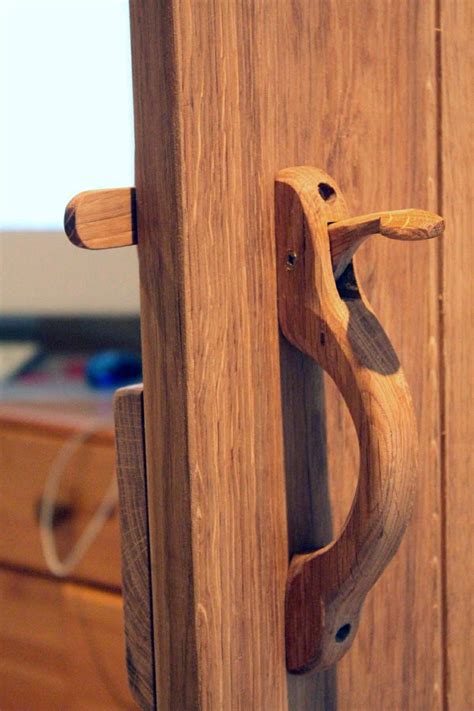 Pin by David Gerardo on furniture and furniture details | Wooden hinges ...