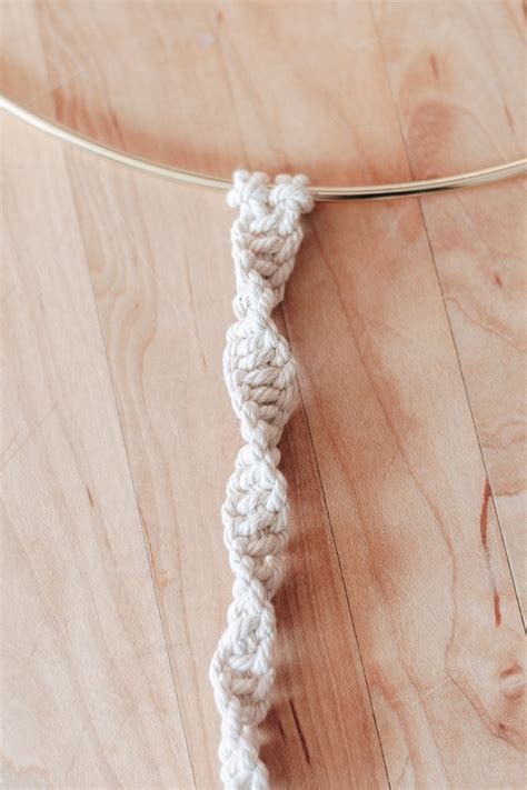 How to make a spiral knot / Beginner-friendly macrame knots anyone can learn. Idle Hands Awake