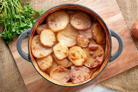 Baked crispy potatoes on Slimming World Lancashire hotpot | Slimming world beef, Beef hotpot ...