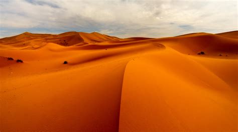 Sand Dunes in Eastern Morocco [oc][5377x2997] : r/EarthPorn