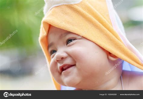 Portrait face of baby smiling Stock Photo by ©thawornnulove 162649268