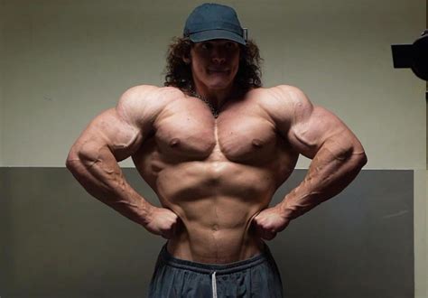 Bodybuilder Sam Sulek Shares 4,887-Calorie 'Winter Bulk' Full Day Of ...