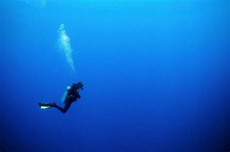 Going Deep Whilst Scuba Diving - DeeperBlue.com