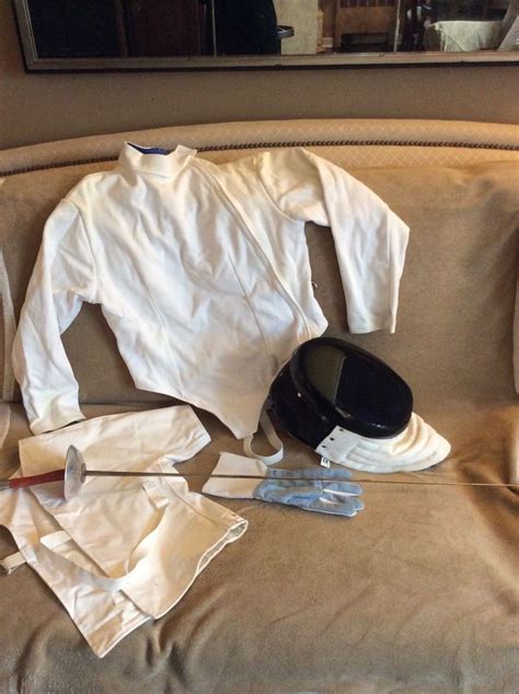 @fencinguniverse : Fencing gear - womens size medium full beginner ...