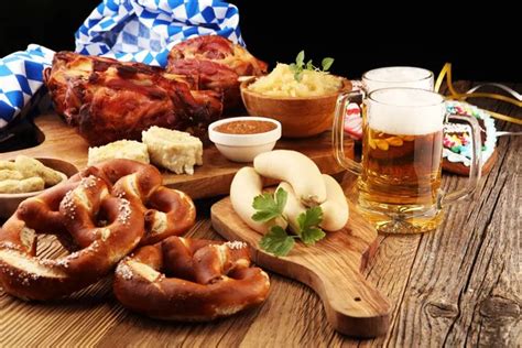 Traditional German Food - 15 Dishes to Eat in Germany | Germany food, Typical german food ...