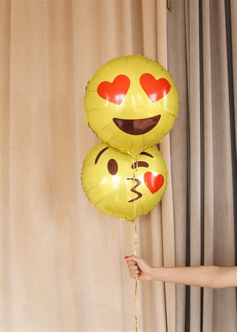Emoji Balloons Price-Rs.500