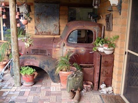 17 Ways To Reuse Cars In The Yard | Lawn art, Yard art, Yard