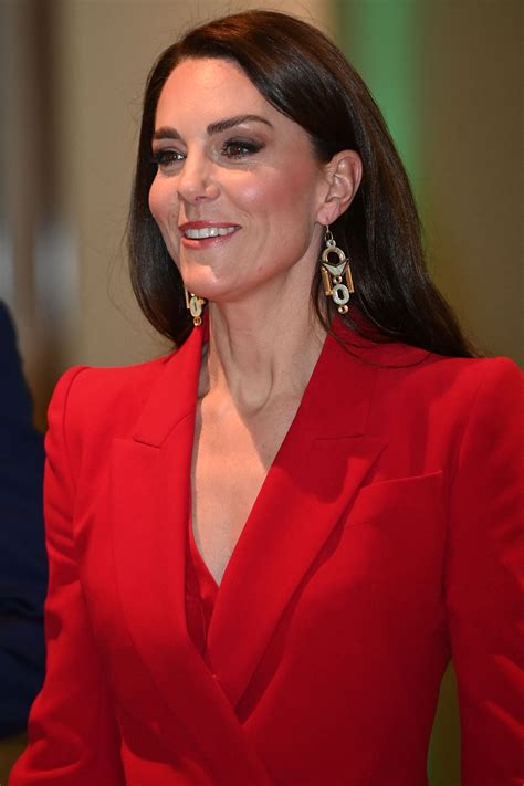 Kate Middleton Rewears a Pair of Bold, Under $100 Earrings | Vogue