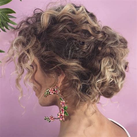 60 Styles and Cuts for Naturally Curly Hair in 2024 | Curly hair styles naturally, Curly hair ...