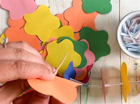 Kids' Paper Lei May Day Craft - Raising Veggie Lovers