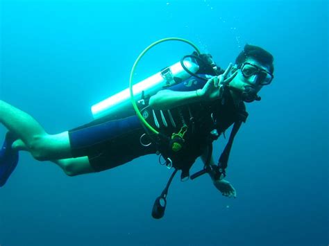 Free stock photo: Scuba Diver, Diving, Maldives, Sea - Free Image on Pixabay - 261577