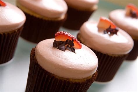 Best cupcakes in Chicago: Bakeries and trucks for the sweet treat | Gourmet bakery, Gourmet ...