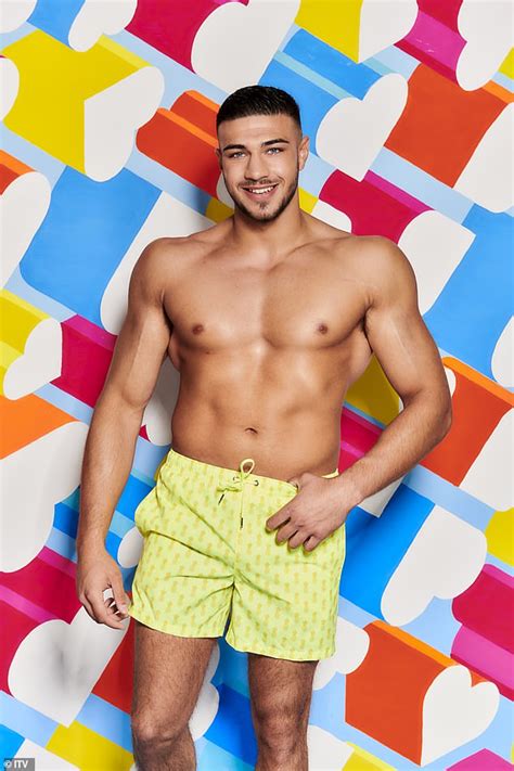 Tommy Fury Brother / Tommy Fury: Love Island 2019 star in MAJOR gaffe ...