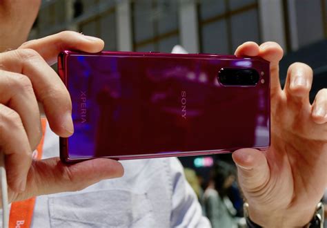 Sony Xperia 5 Hands-on Review: Compact, But Far From A Winner | Digital ...