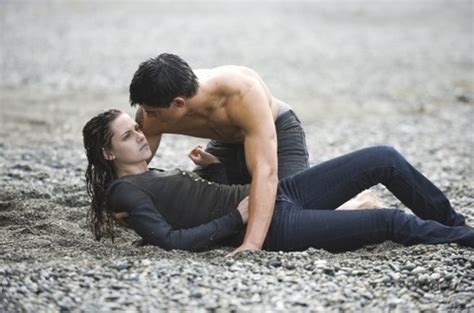 Jacob and Bella kiss - Jacob and Bella Photo (14576904) - Fanpop